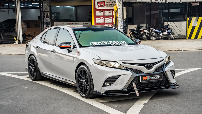 Camry độ Body kiểu mỹ kết hợp mâm Forged 305 vạn người mê