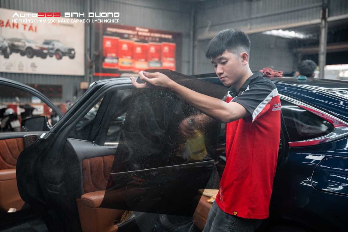 10 Lợi Ích Của Việc Dán Phim Cách Nhiệt Vào Mùa Nắng Nóng - Auto365 Bình Dương Chống ồn, giảm âm cũng là một lợi ích của việc dán phim cách nhiệt nhờ tấm phim khá dày