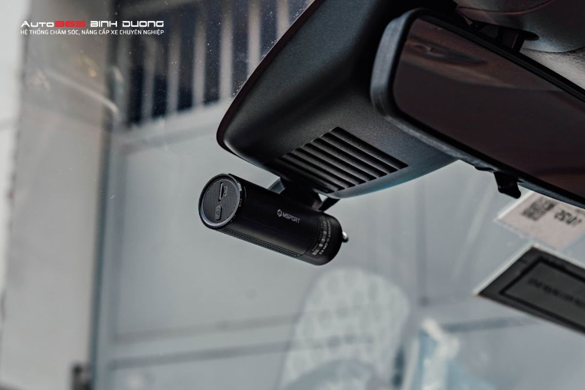 Cơn Lốc Công Nghệ - Top 7 Camera Hành Trình Mới Ra Mắt 2024 - Auto365 Bình Dương Camera hành trình G-ON X2 với cam trước góc quay rộng thiết kế dạng thỏi son độc đáo