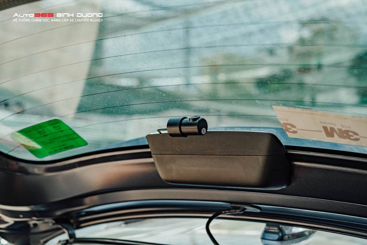 Cơn Lốc Công Nghệ - Top 7 Camera Hành Trình Mới Ra Mắt 2024 - Auto365 Bình Dương Cam sau G-ON X2 được lắp đặt hoàn hảo trên ô tô tạo sự sang trọng, tiện lợi