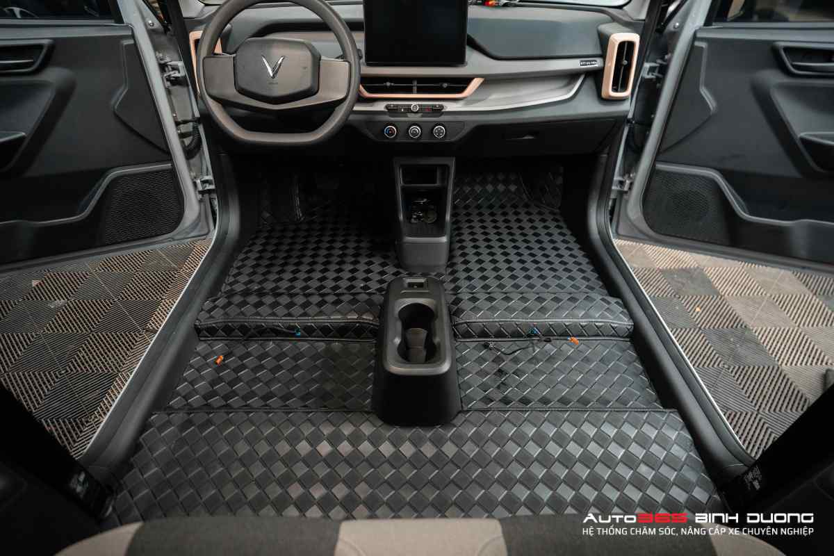 Khám Phá Quy Trình Bọc Thảm Lót Sàn Vinfast Vf3 Chi Tiết Nhất - Auto365 Bình Dương Bọc thảm lót sàn Vinfast VF3 mang đến những lợi ích tuyệt vời, an toàn và hiện đại
