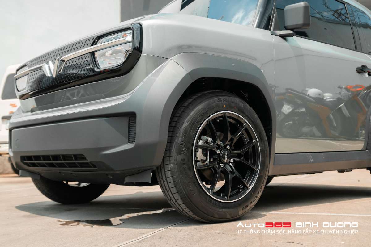 Không chỉ diện mạo được thăng hạng mà độ mâm Vinfast VF3 còn mang lại trải nghiệm lái đầm chắc, an toàn hơn