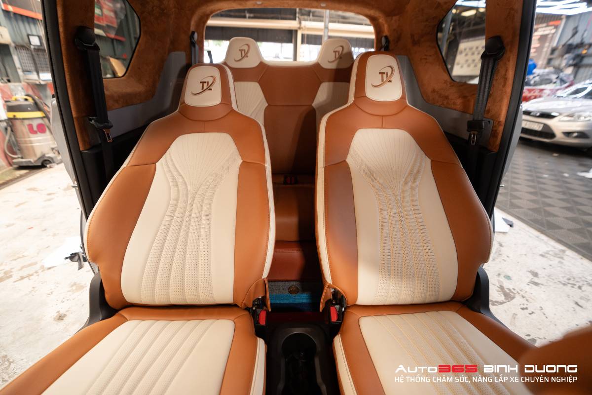 Anh Khách Độ Đổi Màu Nội Thất Vf3 Nâu Kem Tặng &Quot;Chị Nhà&Quot; - Auto365 Bình Dương Anh khách muốn đổi màu nội thất VF3 nâu kem - tone màu yêu thích của chị vợ