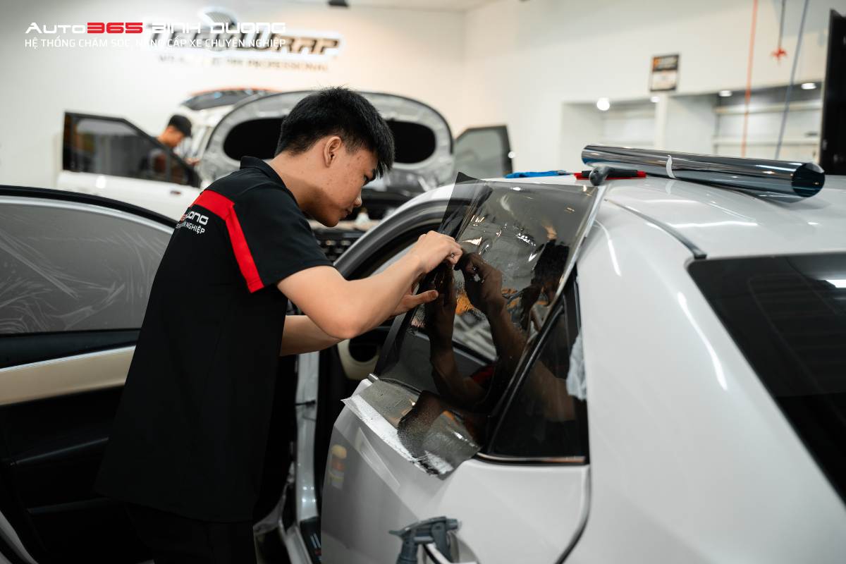 Trọn Gói Phim Cách Nhiệt Cho Toyota Altis Ưu Đãi Tháng 6 - Auto365 Bình Dương Dán phim cách nhiệt cho Toyota Altis ngăn UV đến 99,9%