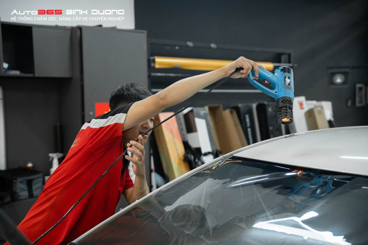 Trọn Gói Phim Cách Nhiệt Cho Toyota Altis Ưu Đãi Tháng 6 - Auto365 Bình Dương Dán phim cách nhiệt cho Toyota Altis giúp tăng tuổi thọ cho hệ thống làm lạnh