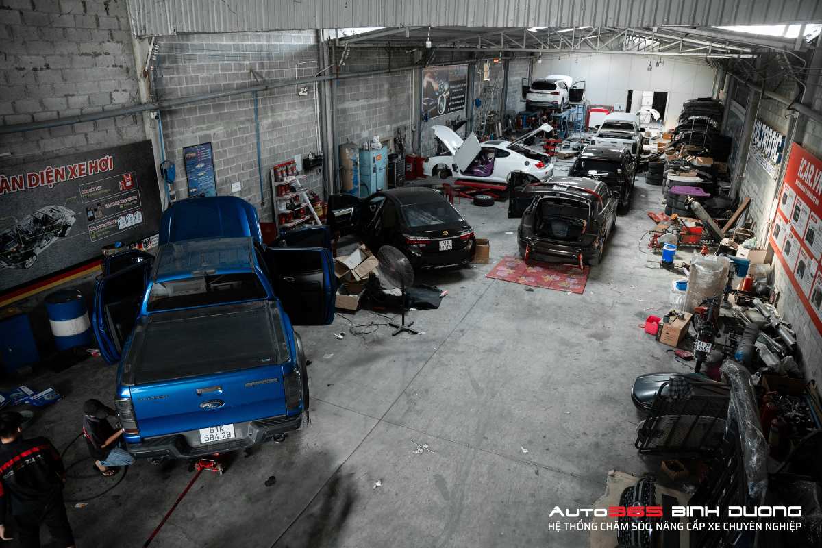 Một Ngày &Quot;Bình Thường&Quot; Tại Gara Độ Xe Bình Dương Uy Tín - Auto365 Bình Dương Hình ảnh thi công nâng cấp tại kho mâm lốp Auto365 Bình Dương