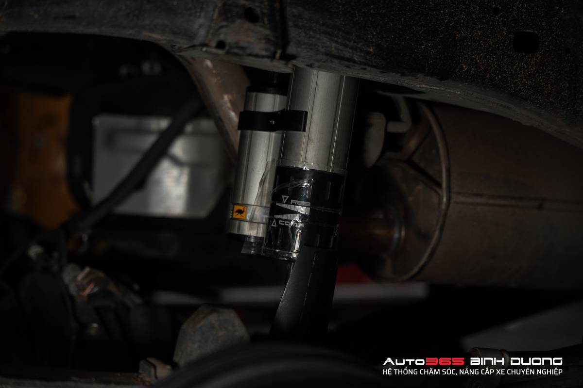 Nâng Cấp Phuộc Toyota Hilux Ở Bình Dương - Tp. Hồ Chí Minh Giá Tốt Với Set Giảm Xóc Ome Bp51 - Auto365 Bình Dương Bộ giảm xóc hiệu năng cao OME BP51 khi lắp đặt lên Toyota Hilux