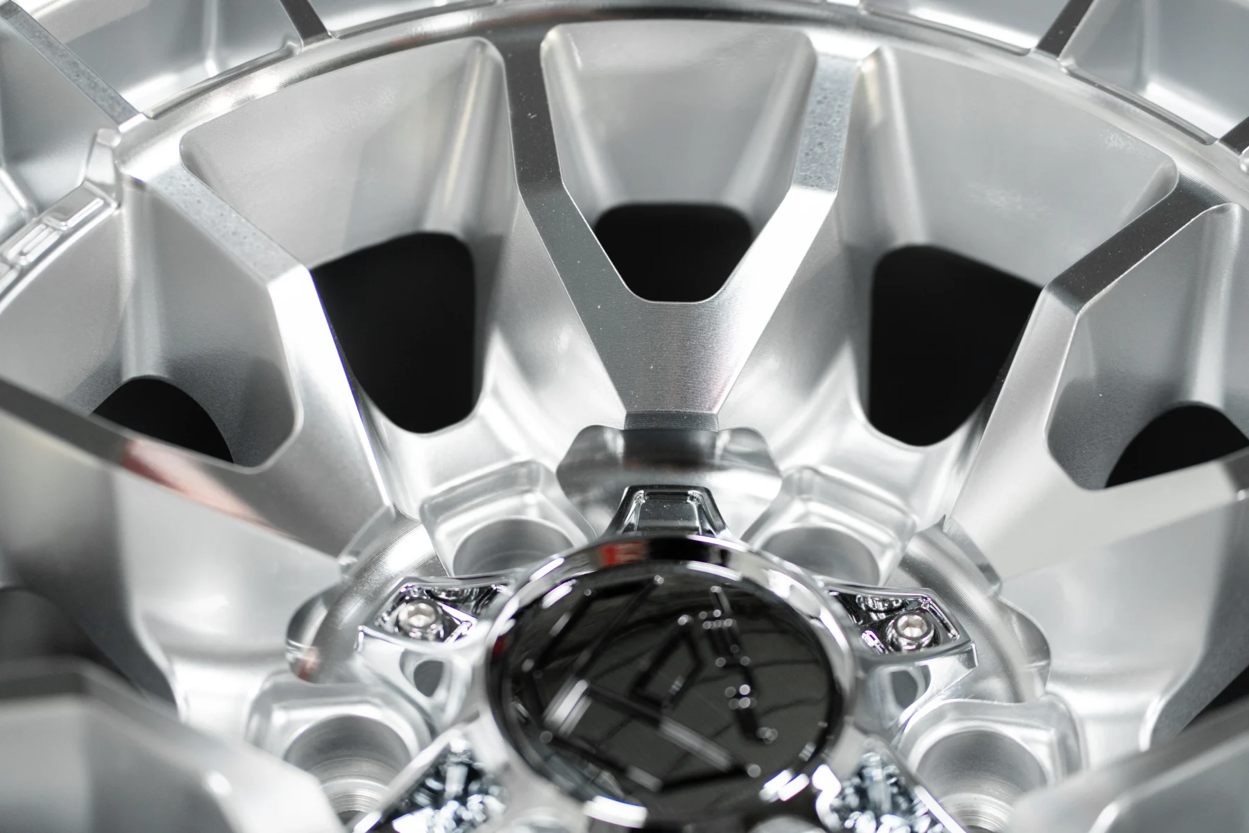 Mâm Fuel Revolt Fc888 Hyper Silver W Machined Face - Auto365 Bình Dương MÂM FUEL REVOLT FC888